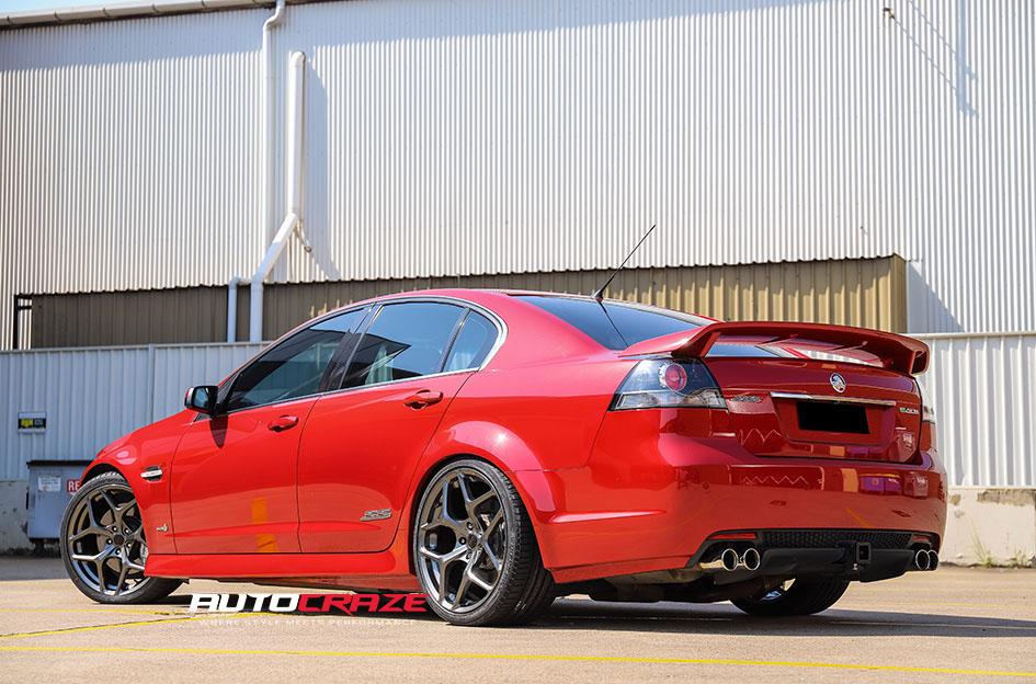 HOLDEN-COMMODORE-DOMINATE-GUNMETAL